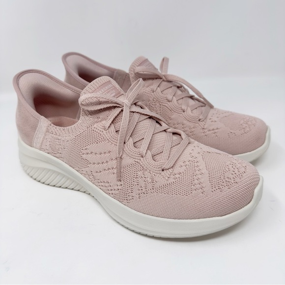 Martha Stewart X Skechers Slip-Ons Ultra Flex Back On Track - Picture 1 of 9